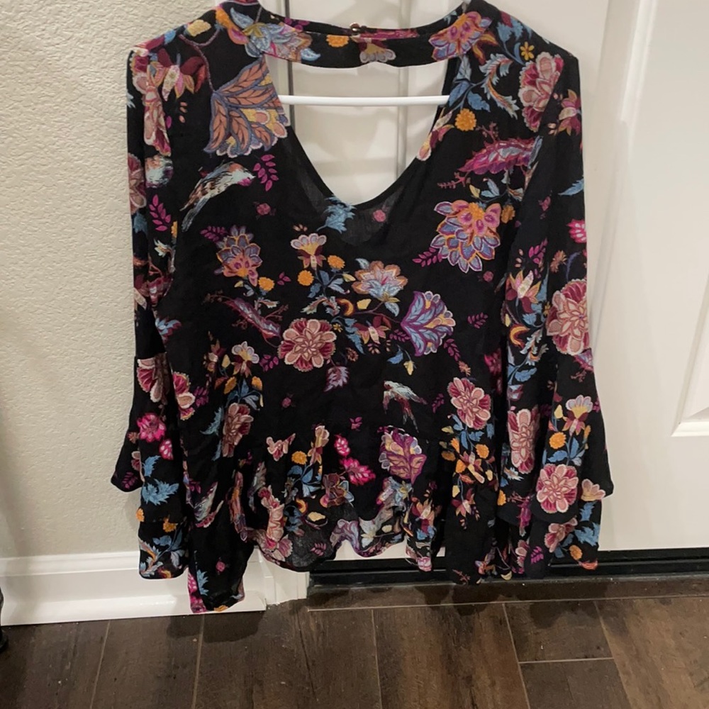 Grace and Lace “Melissa’s favorite top” size M
